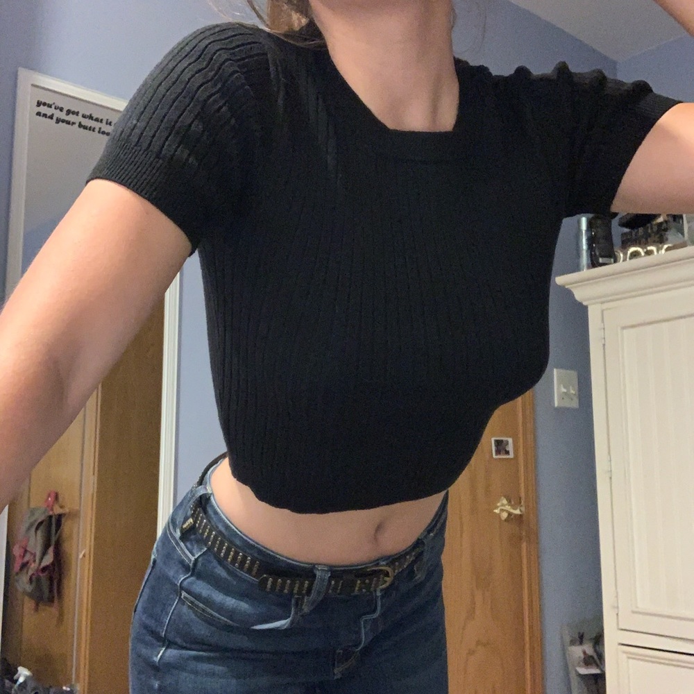 Black Ribbed Crop Top
